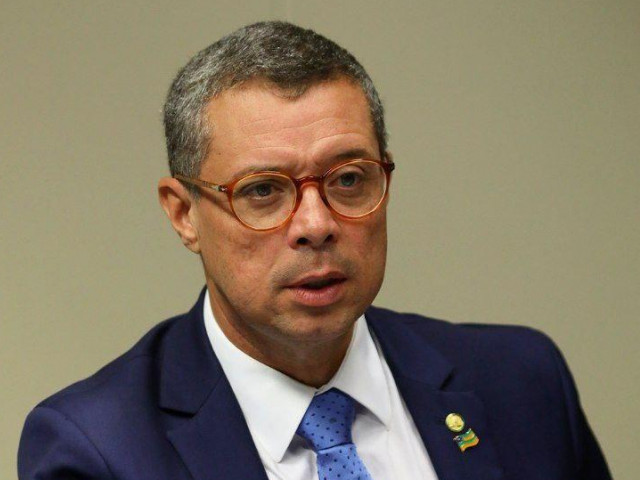 Em reunião, o governador solicitou o apoio do ministro de Minas e Energia, Alexandre Silveira, para que a política de redução de preços do Governo Federal possa beneficiar também o estado | Foto: Júlio Dultra