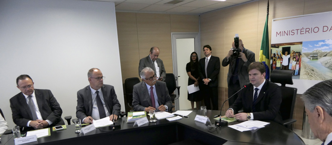 A reunião foi coordenada pelo secretário-executivo do Ministério da Integração Nacional, Gustavo Henrique Canuto, que será o futuro ministro do Desenvolvimento Regional. Esse ministério será resultado da fusão do Ministério da Integração Nacional com o das Cidades no novo governo - Fotos: Roque Sá