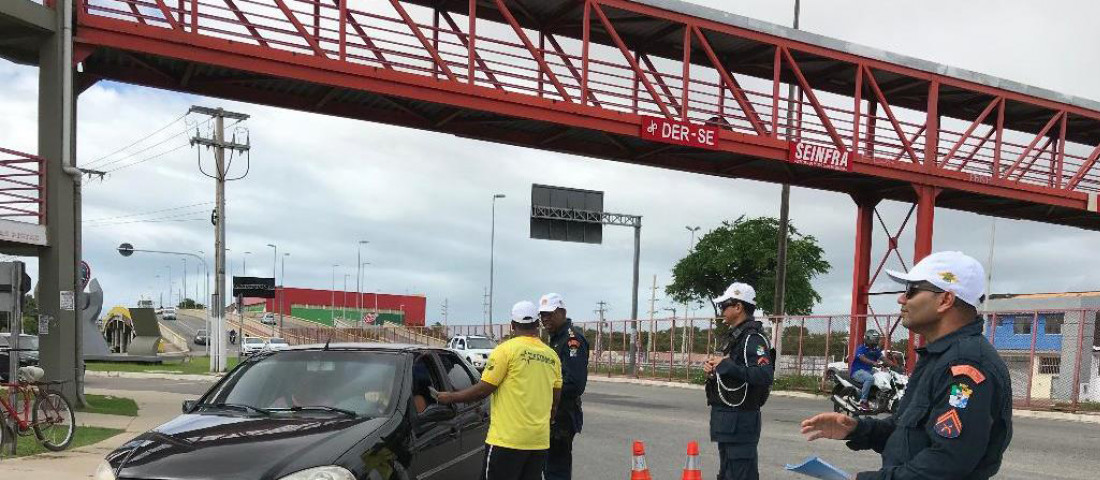 Ação contou com a participação do jovem João Paulo de Oliveira, de 14 anos, portador de deficiência, que tem o sonho de ser policial. A atividade integra o cronograma do Movimento Maio Amarelo em Sergipe | Fotos: Ascom/Detran