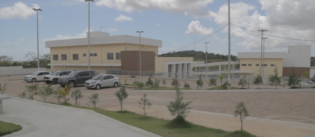Secretários da SSP e Sedurbs visitam obras do novo IML de Sergipe Fotos: Ascom/SSP
