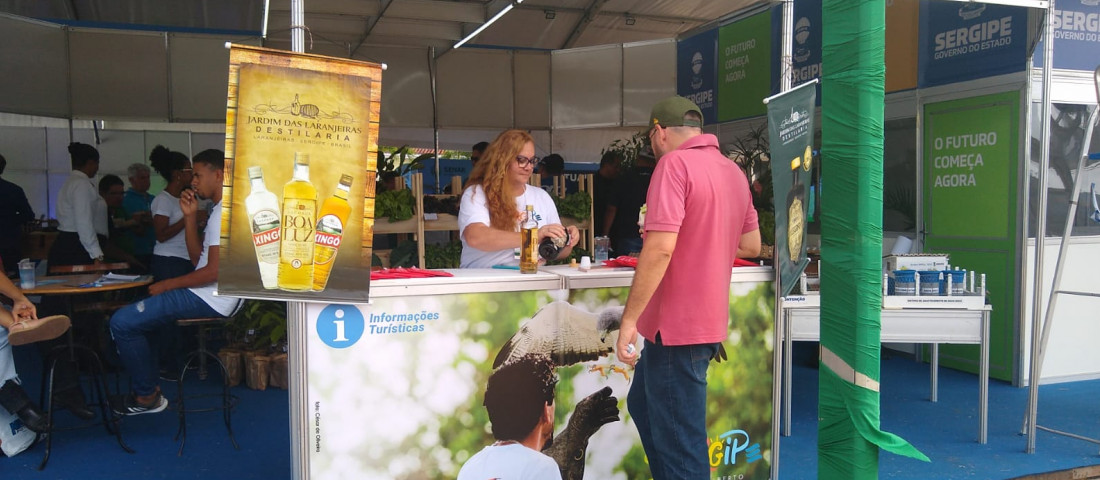 No estande do Governo de Sergipe, Setur disponibiliza informações aos visitantes do Sealba Show 2023  /  Foto: Ascom/Setur