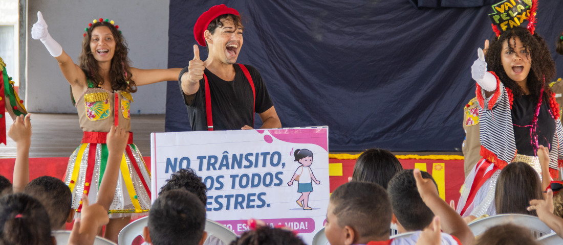 Ação educativa levou às crianças orientações sobre segurança no trânsito  /  Fotos: Arthuro Paganini