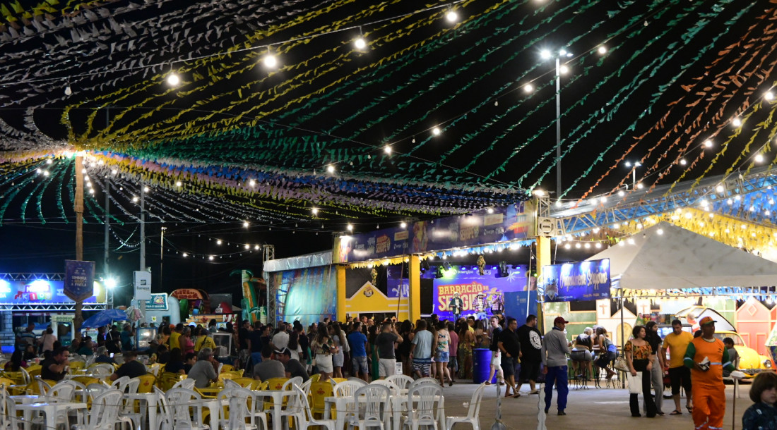 Público sergipano e visitante compareceu em mais uma noite da Vila do Forró / Foto: Erick O'Hara