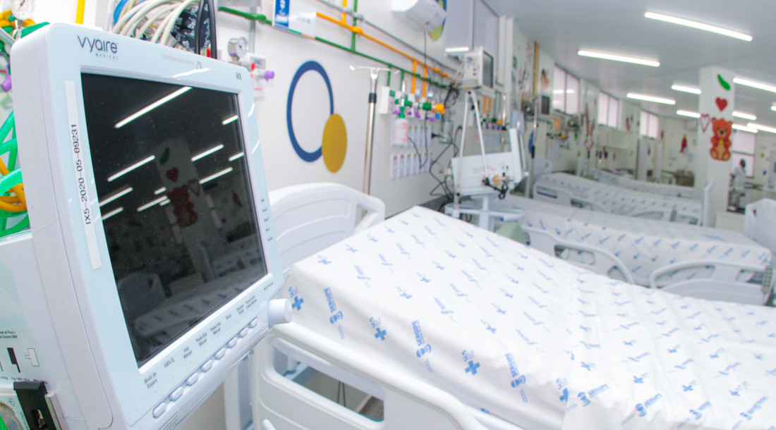 A equipe atende, mensalmente, cerca de 300 pacientes pediátricos com assistência especializada em tratamento de pacientes críticos / Fotos: Mário Sousa