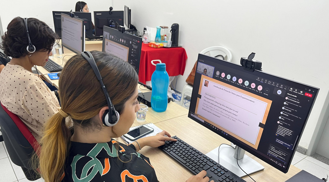Web palestra realizada pelo programa Telessaúde foi direcionada a médicos e enfermeiros que atuam na Atenção Básica / Fotos: Ascom SES