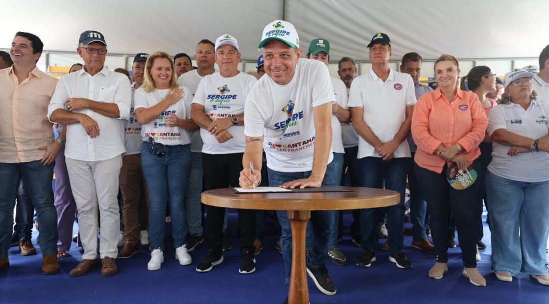 Durante o 'Sergipe é aqui' realizado em Santana do São Francisco, o governador anunciou a realização da segunda etapa da Orla Fluvial do município, investimento de mais de R$ 3,2 milhões /  Foto: César de Oliveira