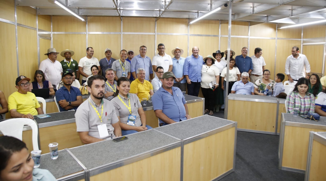 Seagri se reúne com empresas de defensivos agrícola durante Sealba Show // Foto: Ascom/ Seagri