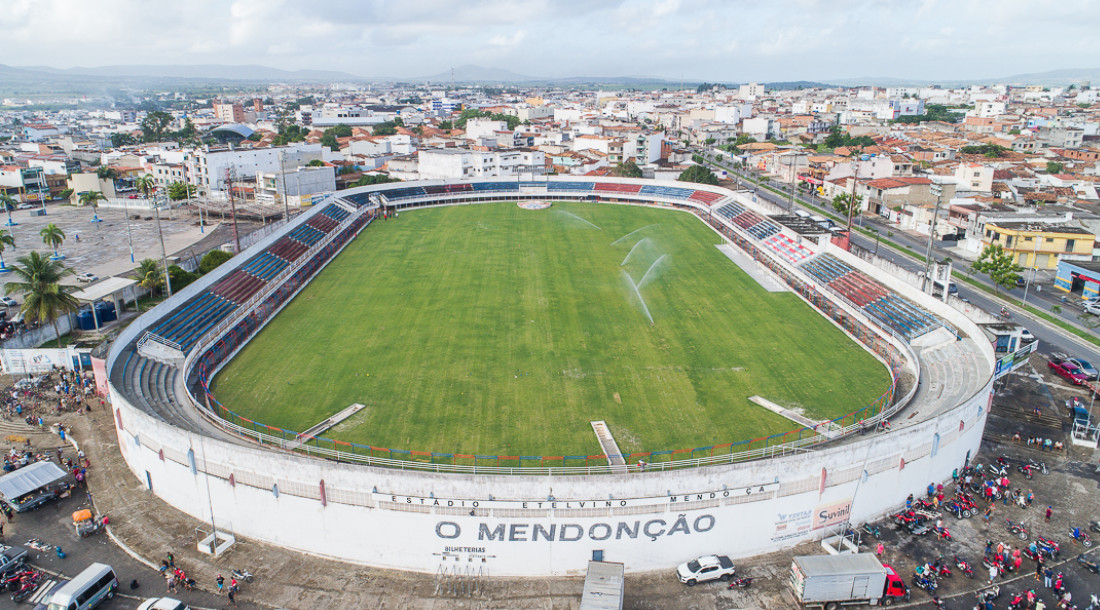 Obra no Estádio Etelvino Mendonça seguem ritmo para que nas próximas semanas seja entregue /  Foto: Marcos Rodrigues