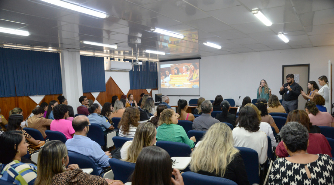 Servidores públicos podem progredir na carreira por meio de titulação  /  Fotos: Ascom Sead