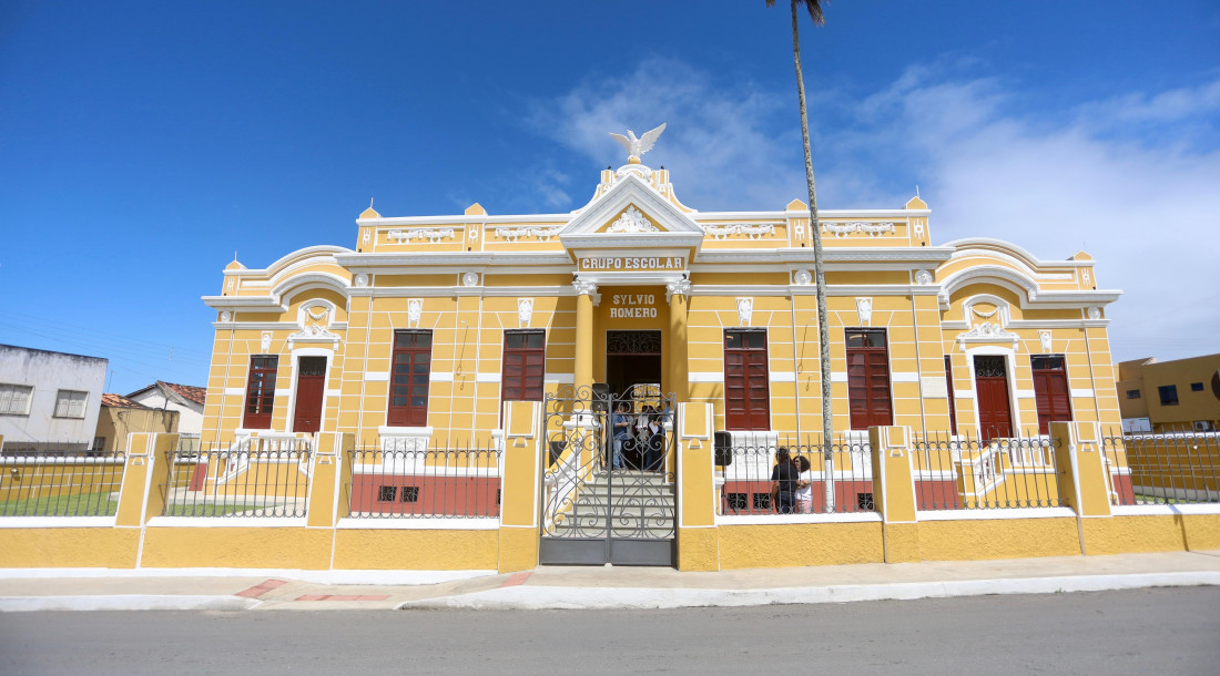 Casa de Cultura Sílvio Romero teve a fachada totalmente restaurada, além de outras melhorias para abrigar a cultura lagartense / Foto: Max Carlos/Setur