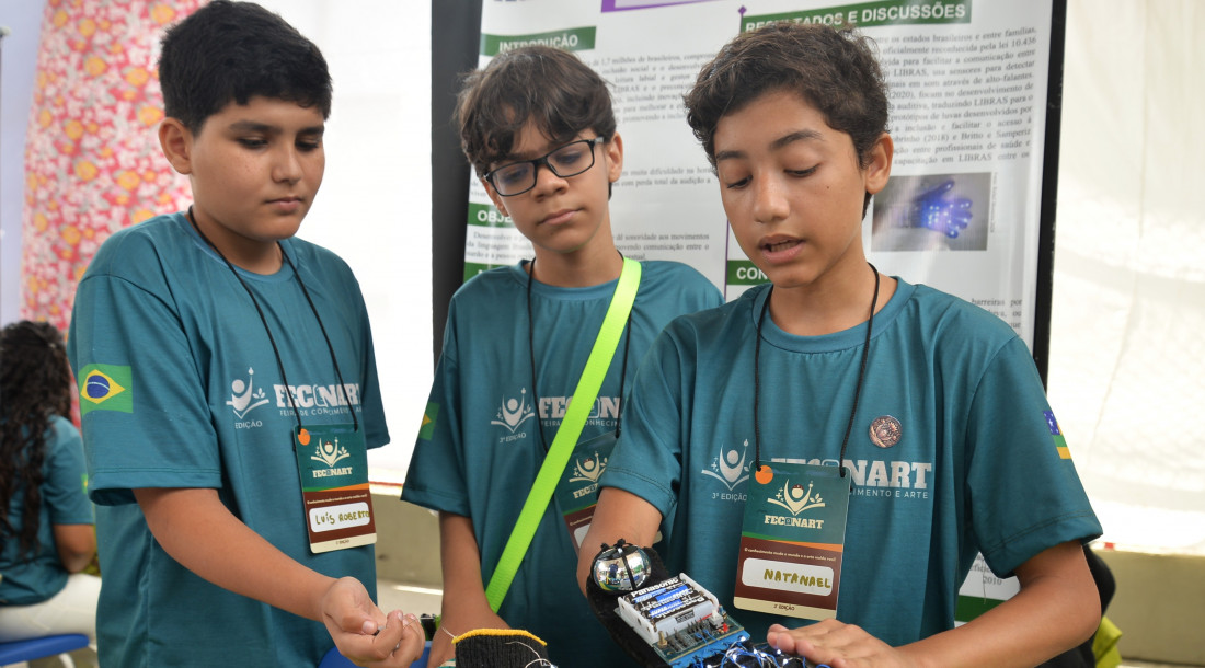 Comunicação sensorial para surdos / Foto: Maria Odília