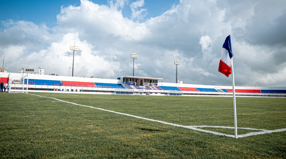 A obra do Estádio Etelvino Mendonça, em Itabaiana, exemplifica a preocupação da gestão com o esporte / Foto: Erick O'Hara