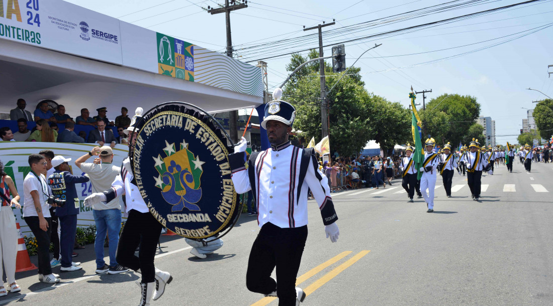 SecBanda celebra 48 anos com desfile vibrante na avenida Barão de Maruim// Fotos: Maria Odília e Jennifer Nyrla