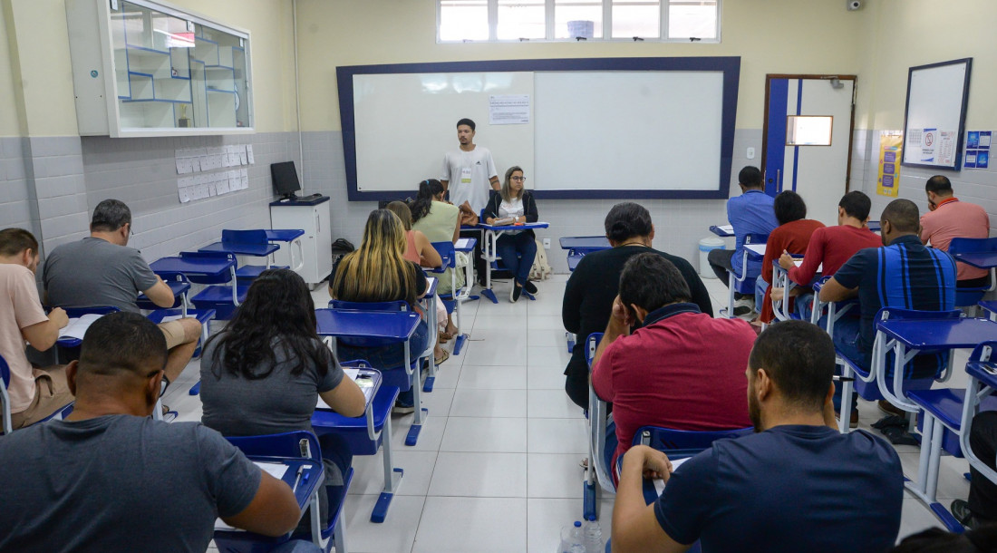 Candidatos realizam provas do concurso público da Agrese  /  Fotos: Iran Souza