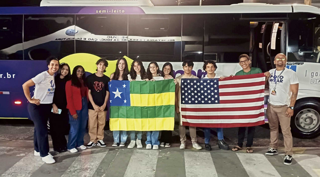 Pais e alunos viajaram até Recife e cumpriram mais um passo para o intercâmbio / Foto: Ascom Seduc