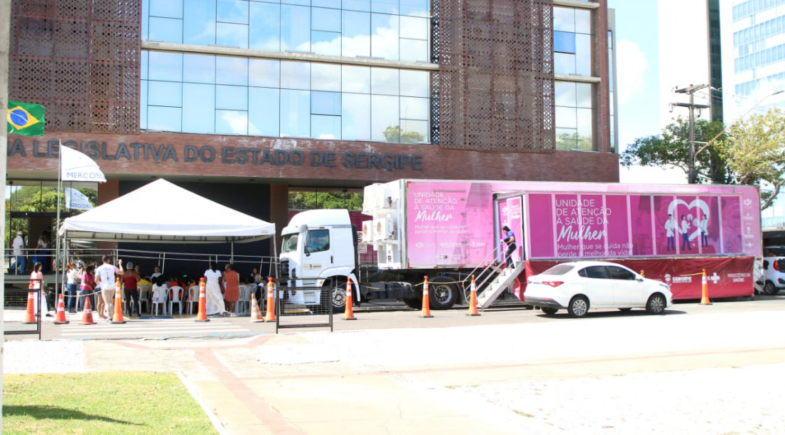Unidade Móvel de Saúde da Mulher oferece exames de lâmina e ultrassonografia transvaginal / Foto: Valter Sobrinho
