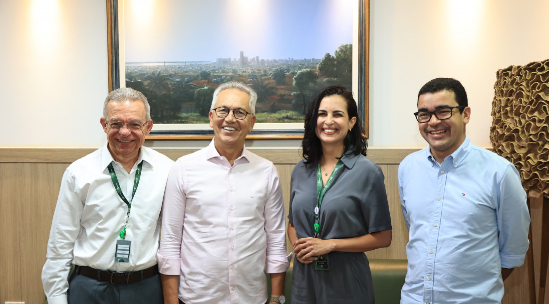 Reunião contou com o presidente e a assessora da presidência do Banese, Marco Queiroz e Letícia Souza; o prefeito Marcos Santana; e o secretário de Estado da Comunicação, Cleon Nascimento / Foto: Ascom Banese