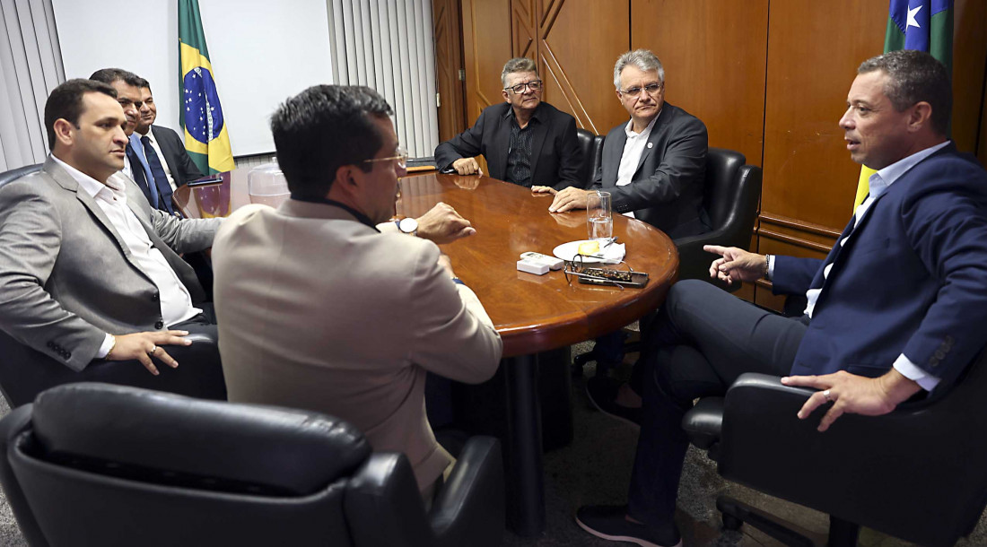 Em Brasília, governador Fábio Mitidieri recebe prefeitos sergipanos eleitos// Foto: Júlio Dutra