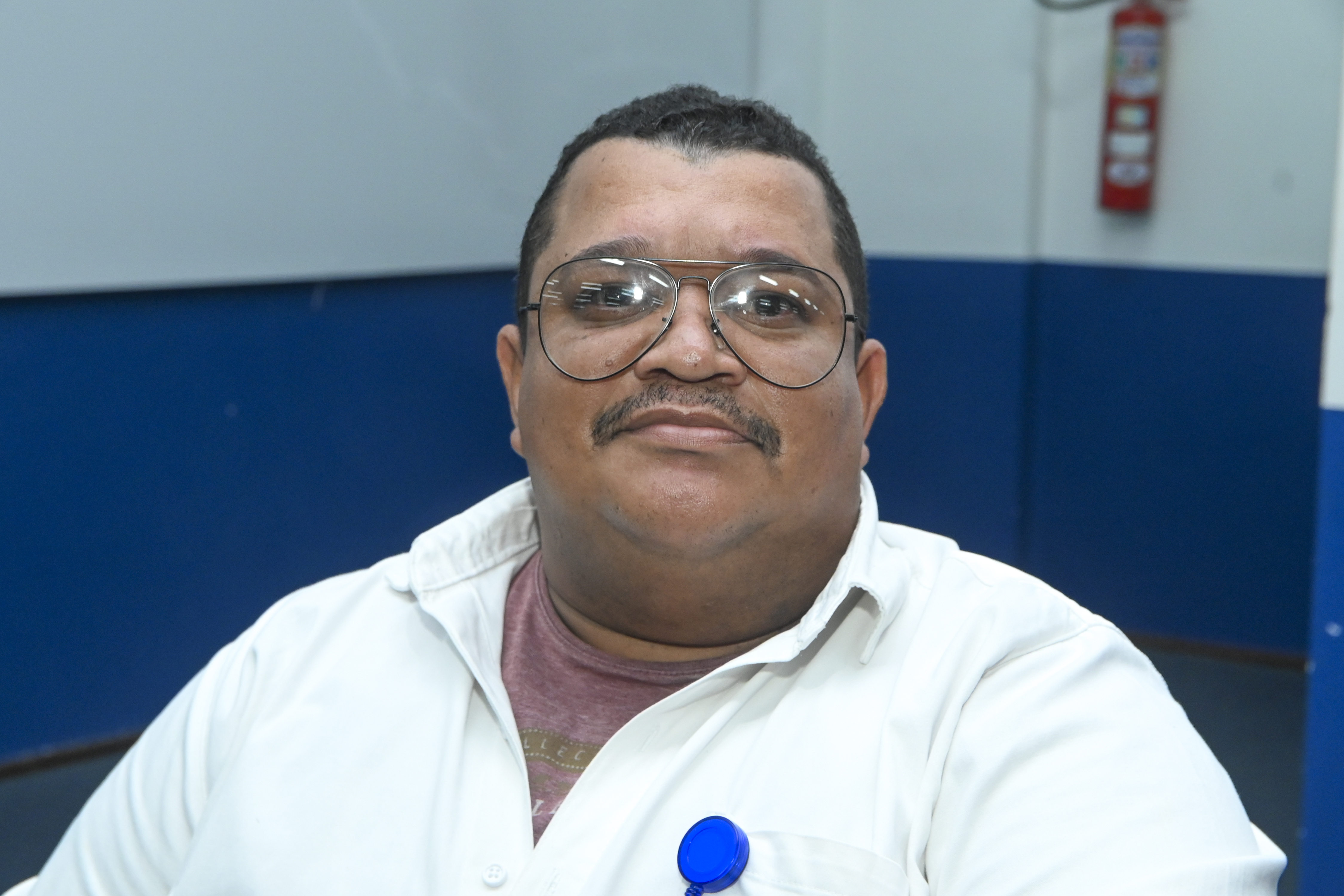 Gênito Moraes, de 44 anos, motorista em uma empresa terceirizada, relatou que está otimista para continuar colaborando com empresa // Foto: Erick O'Hara