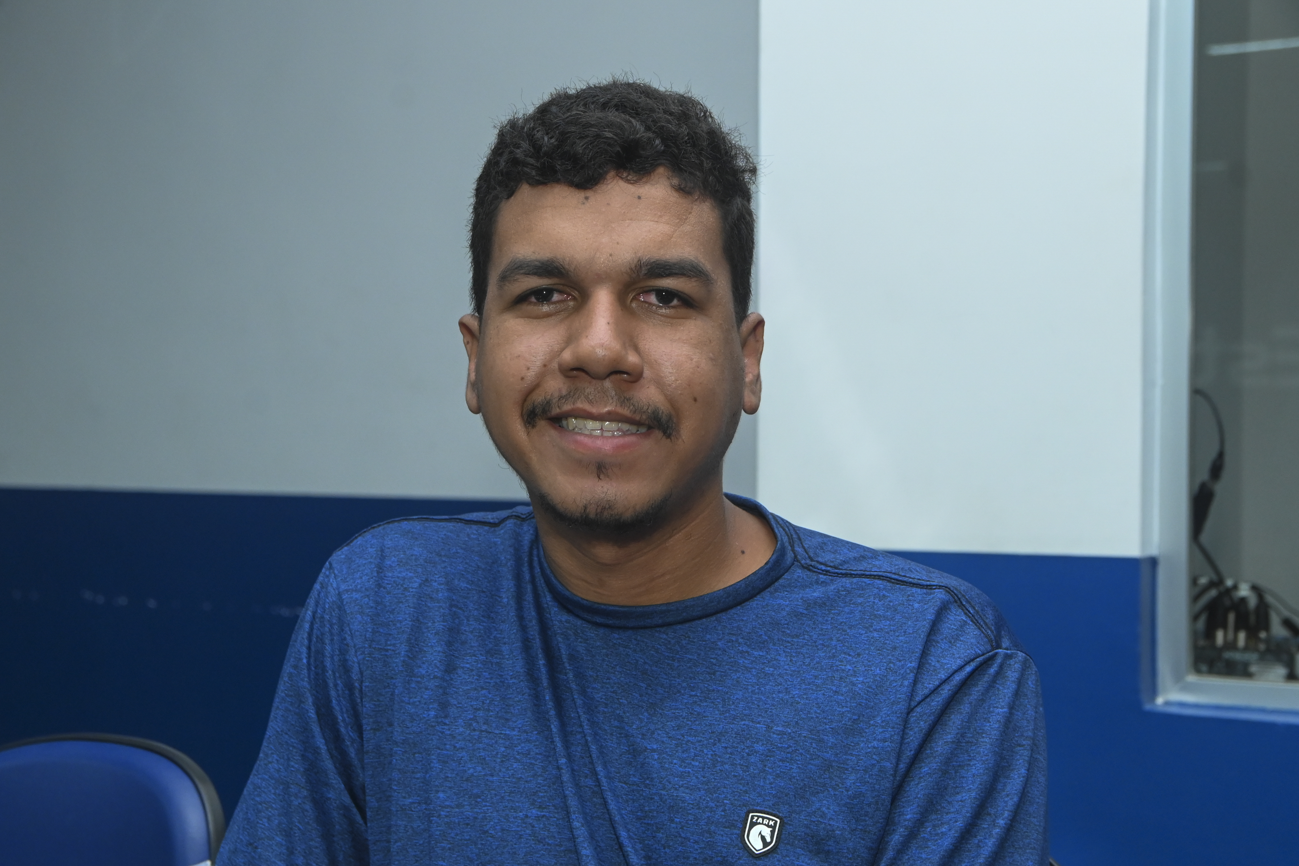Wiliam de Jesus Santos, de 23 anos, terceirizado que atua como auxiliar em uma estação de tratamento de esgoto, expressou otimismo com a iniciativa // Foto: Erick O'Hara