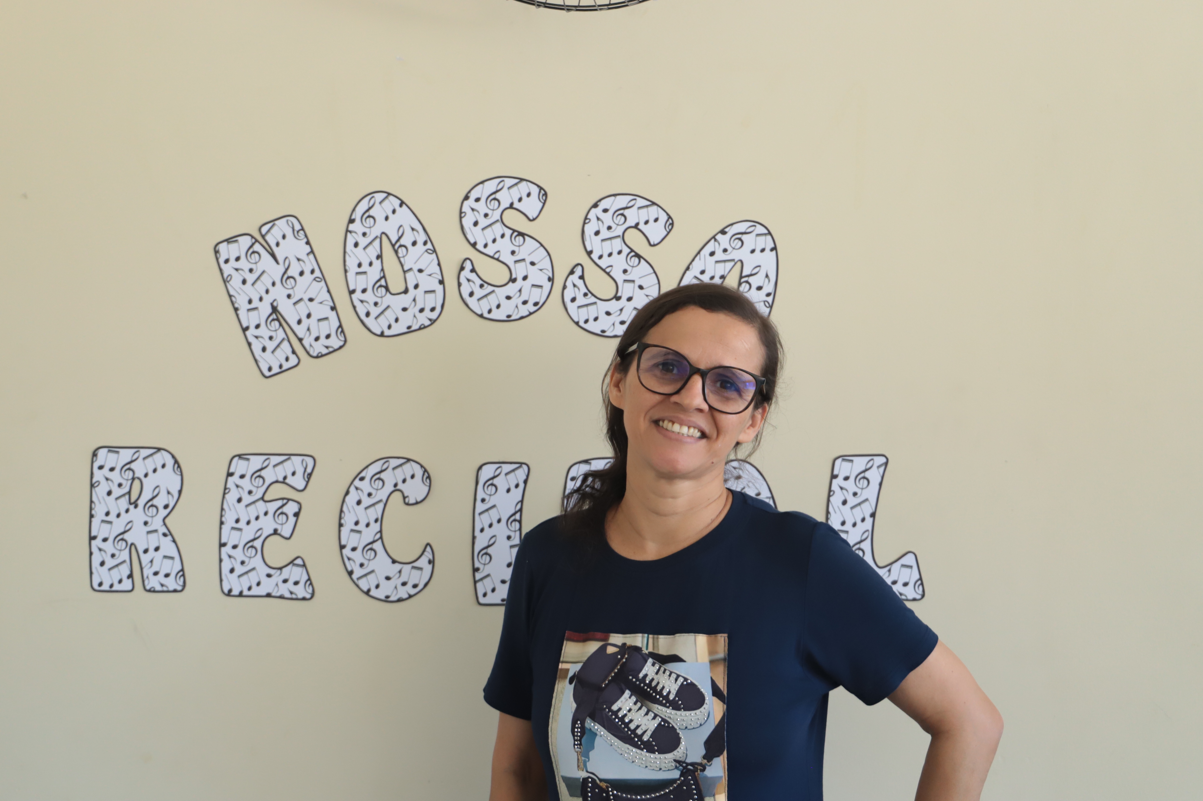 Débora Amarante, professora de piano de musicalização infantil / Fotos: Arquivo Seduc
