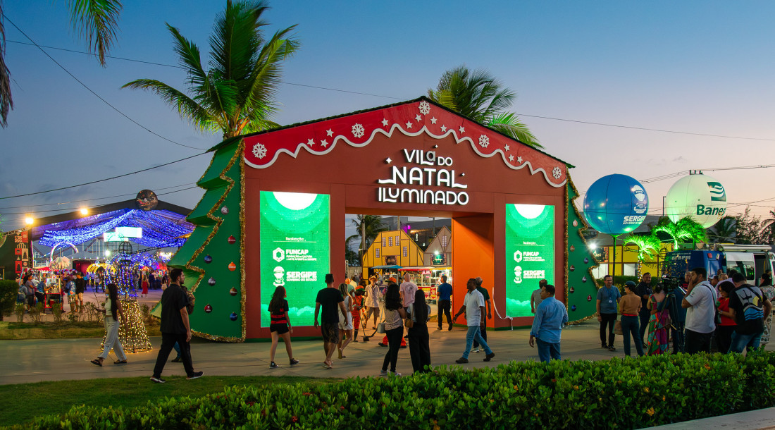Espaço foi aberto nesta sexta-feira, 13, e segue com programação até o dia 5 de janeiro, na Praça de Eventos da Orla da Atalaia, em Aracaju / Fotos: Thiago Santos