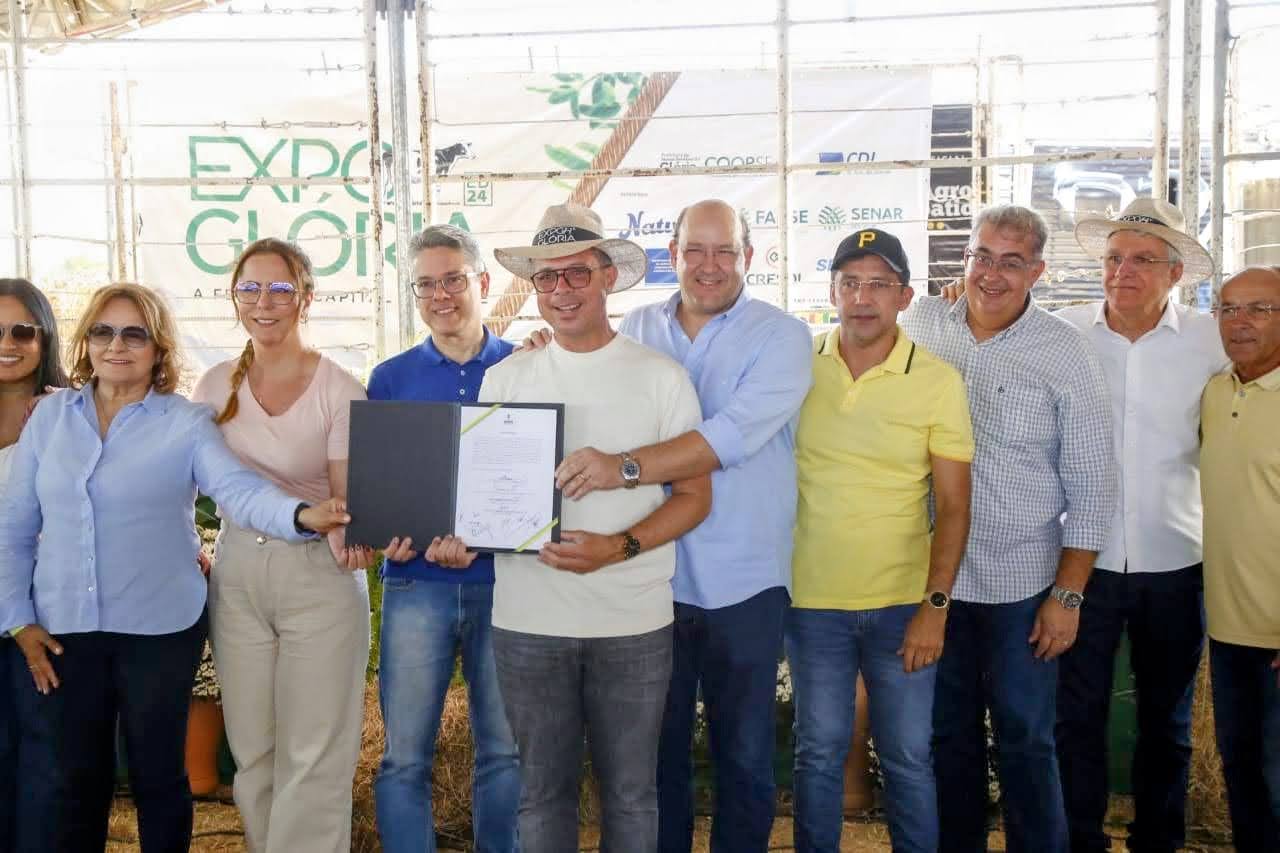 O governador Fábio Mitidieri assinou ordem de serviço para os estudos e projetos da Adutora do Leite em setembro, durante a Expo Glória // Foto: Vieria Neto (Ascom Seagri)