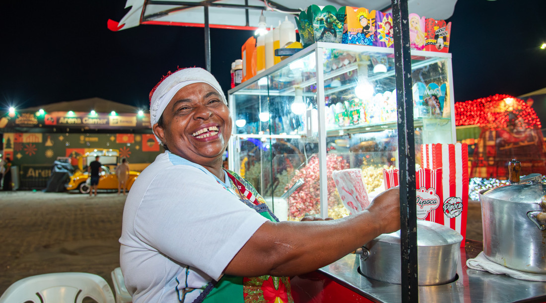 A ambulante Lucileide da Silva se diz grata pelo calendário fixo de eventos  | Foto: Thiago Santos