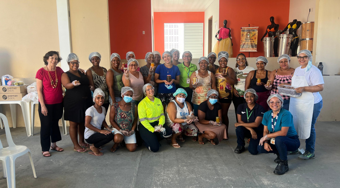 Integrantes da Agroindústria Quilombola de Sergipe Mãe Zai, do Quilombo Patioba