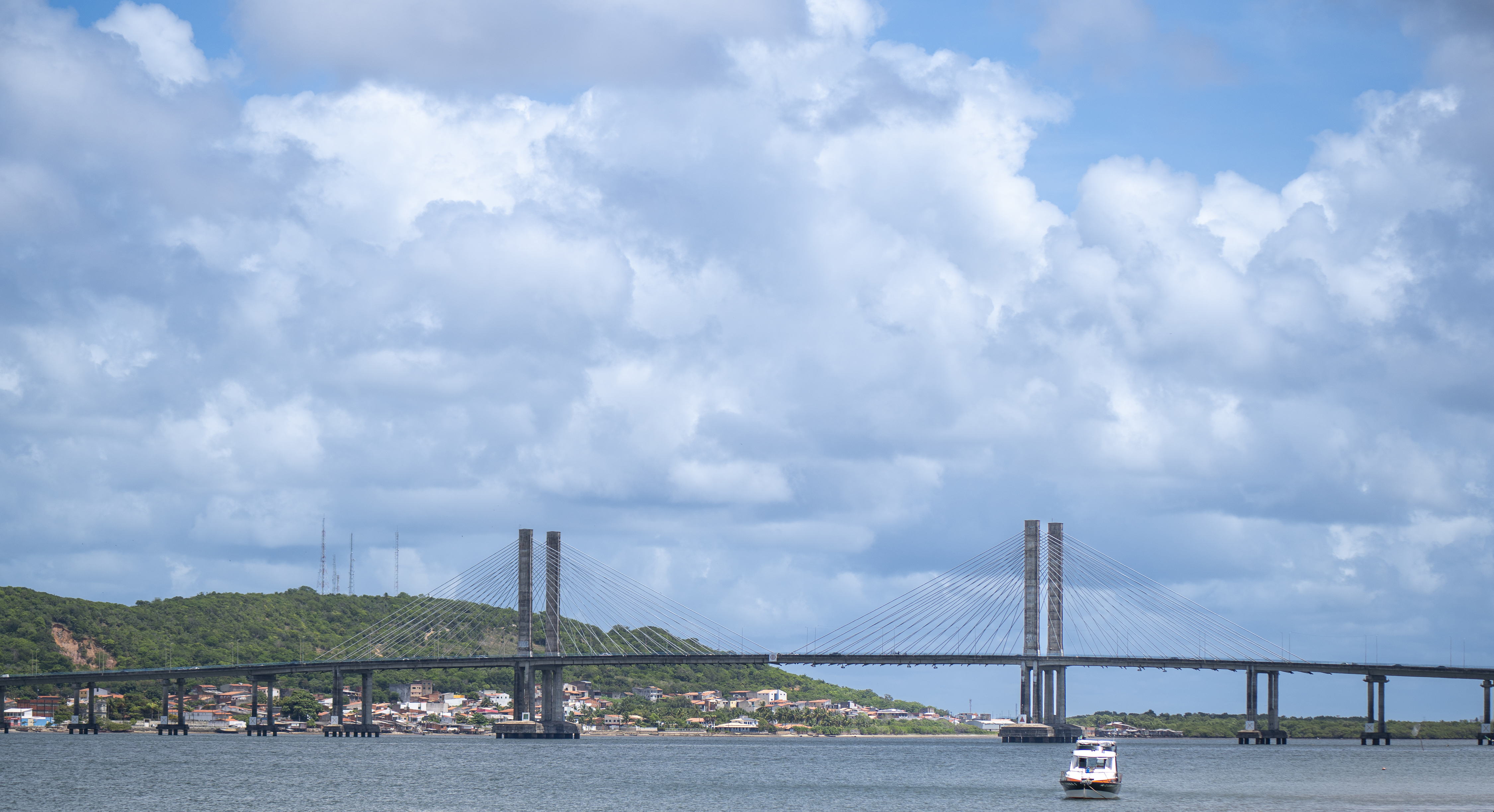 Na região metropolitana, município conta com uma extensa faixa litorânea e é banhado pelo Rio Sergipe