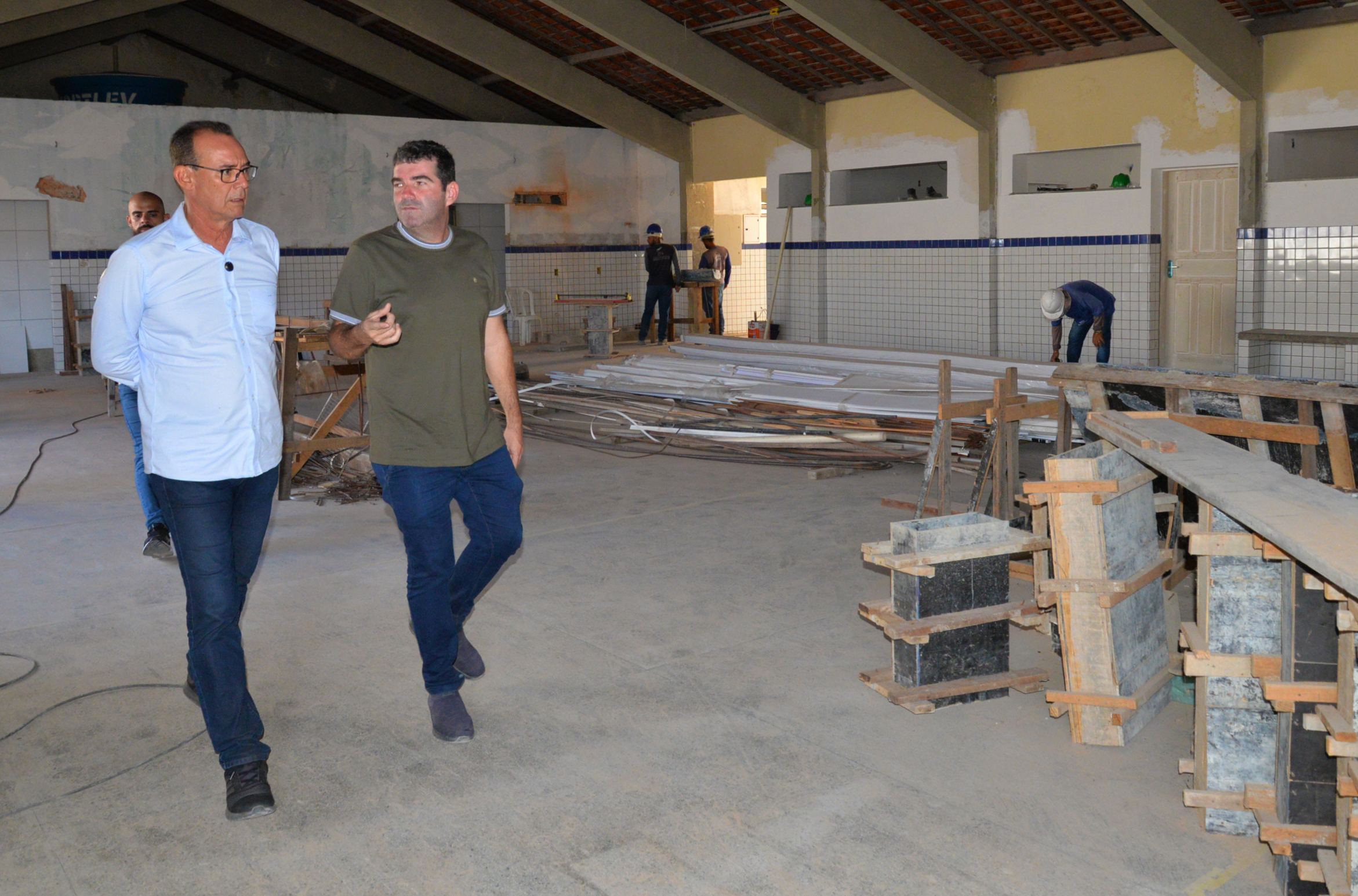 De acordo com o secretário de Estado da Educação, Zezinho Sobral, a climatização e reforma de escolas vão além da estrutura física e contempla também a aquisição de novos mobiliários, equipamentos de informática e dos laboratórios de ciências, salas Makes e salas multimeios / Foto: Maria Odília