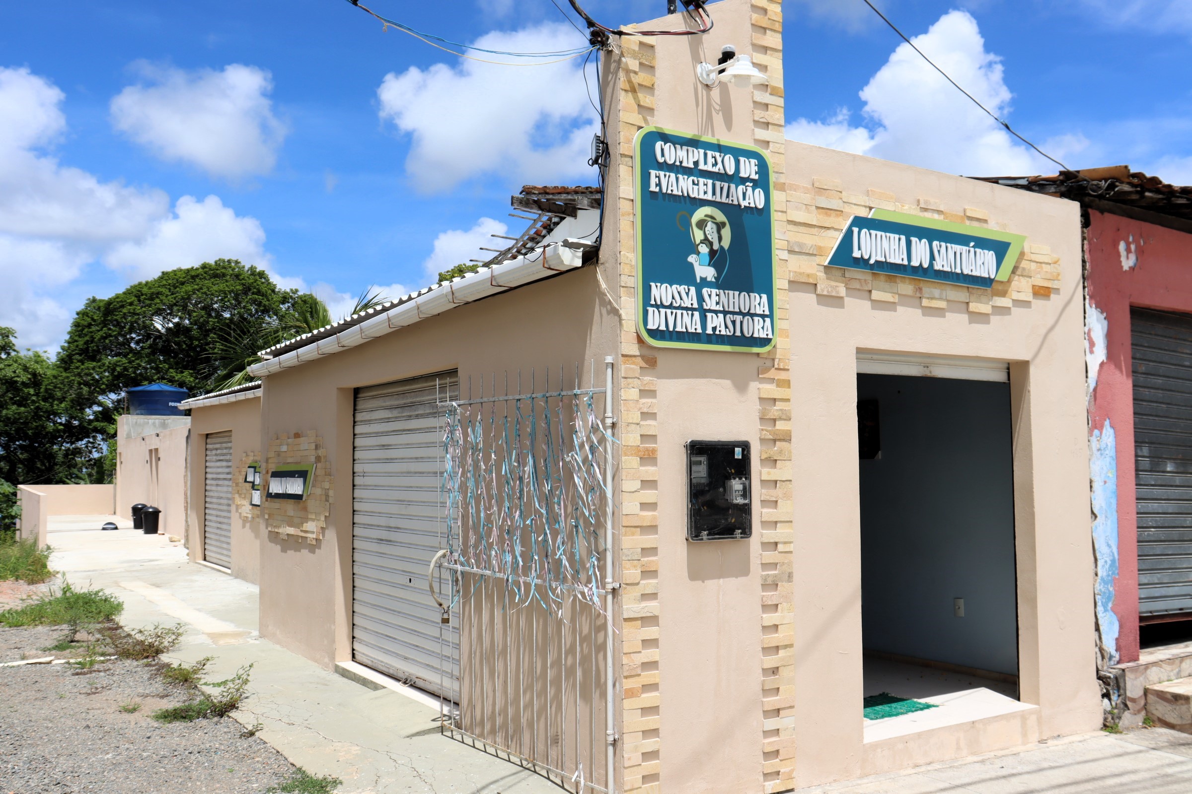 Complexo de Evangelização Nossa Senhora Divina Pastora tem loja de lembranças da Padroeira de Sergipe, Museu do Santuário e agora vai contar com os banheiros comunitários para receber os peregrinos // Foto: Fernando Augusto