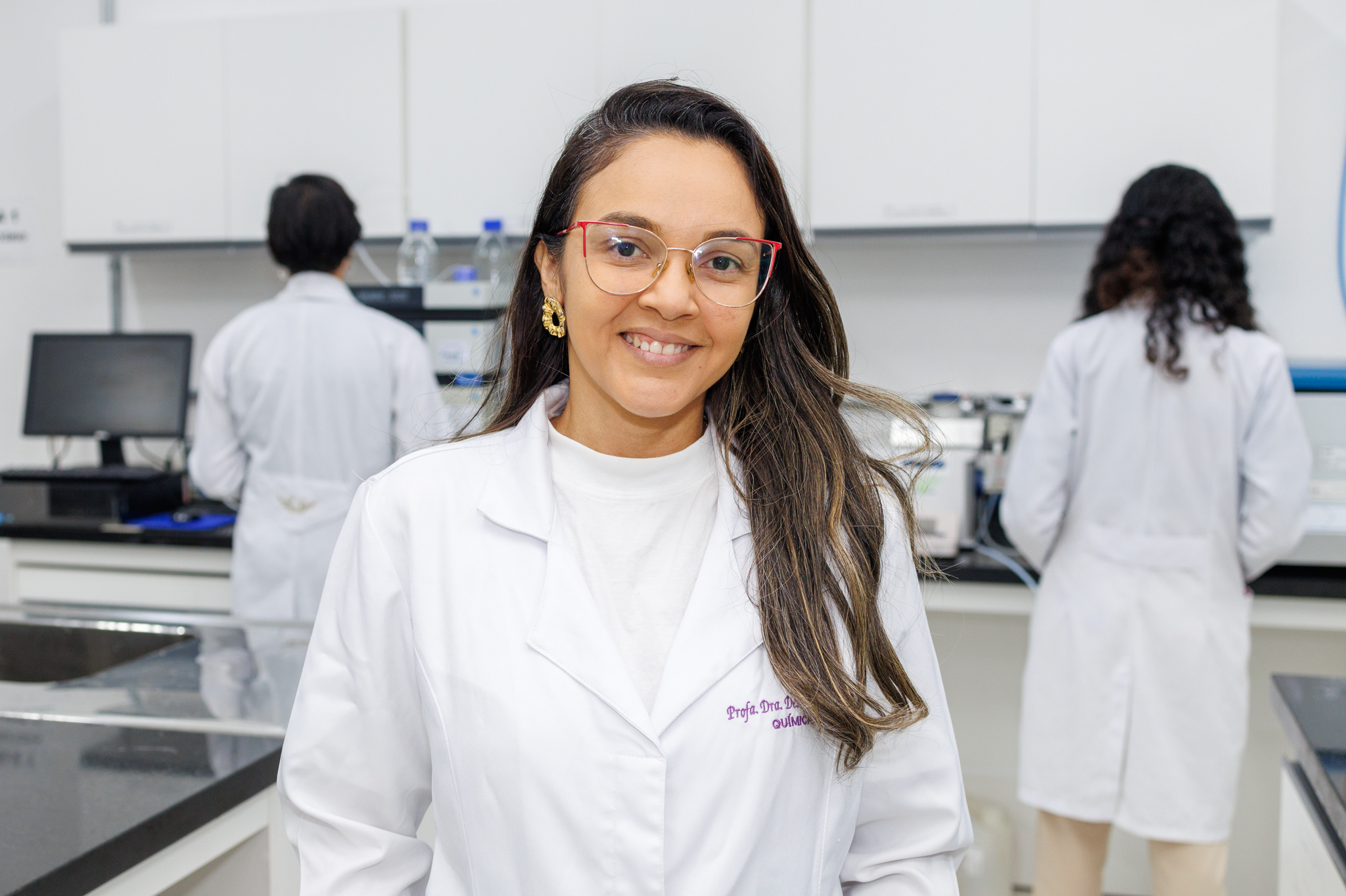 A pesquisadora Débora Bezerra conduz a pesquisa ‘Ampliação do escopo de matrizes alimentares para rastreamento de resíduos de agrotóxicos no celeiro produtivo sergipano e de água superficial’ //Foto: Igor Matias