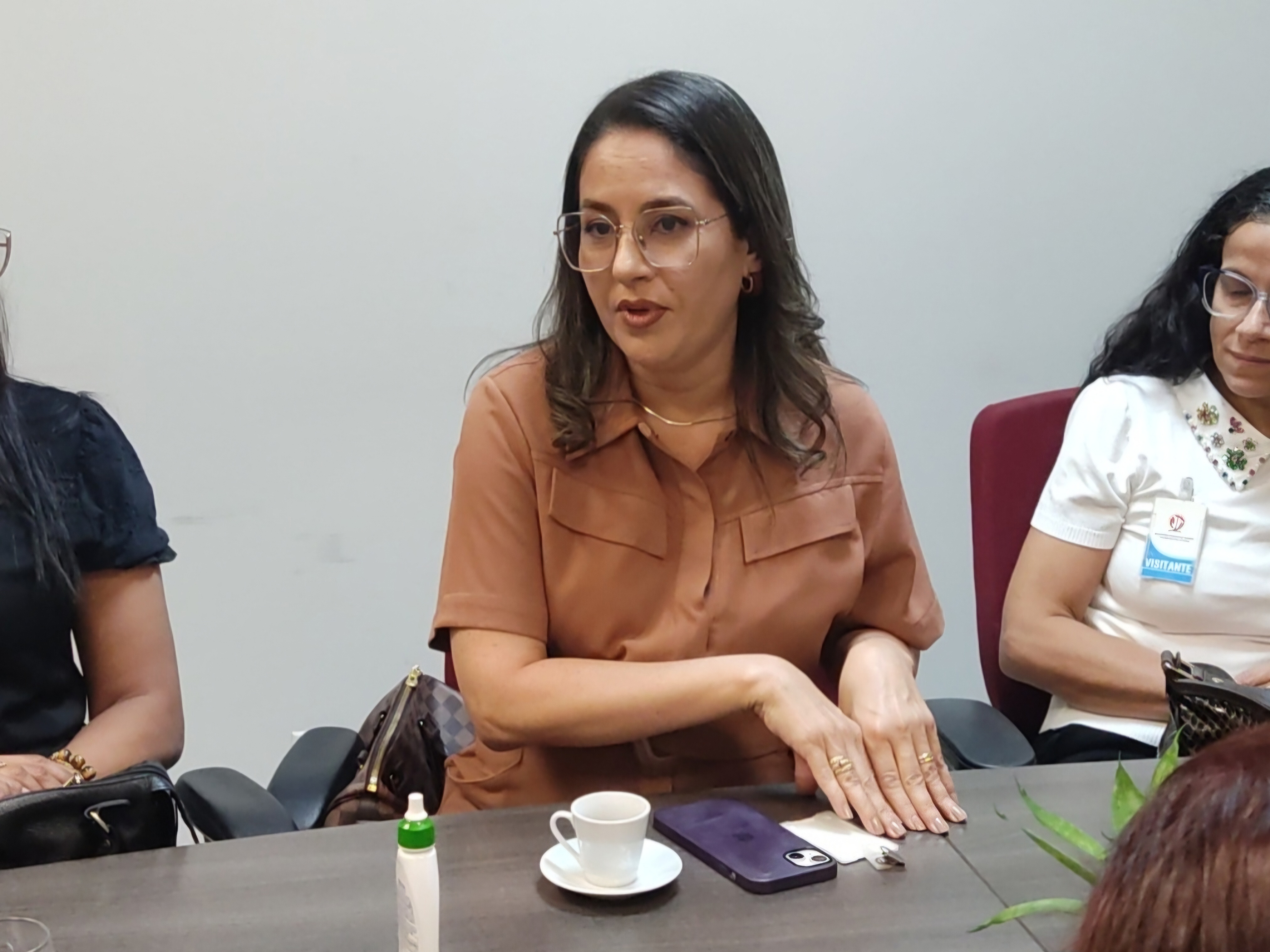 Secretária Viviane Pessoa