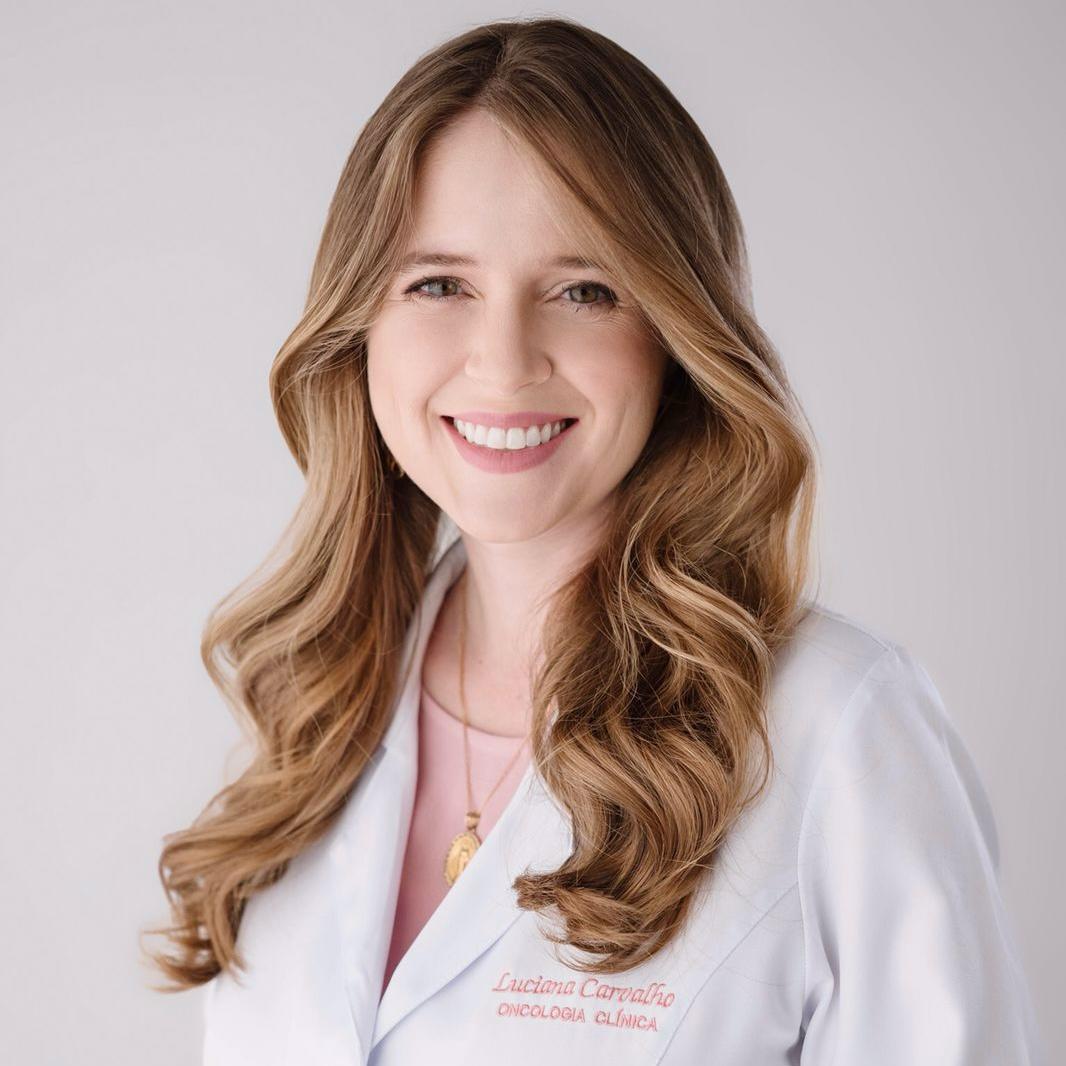 A oncologista Luciana Carvalho explica que os tumores cerebrais podem ser de diferentes tipos e origens