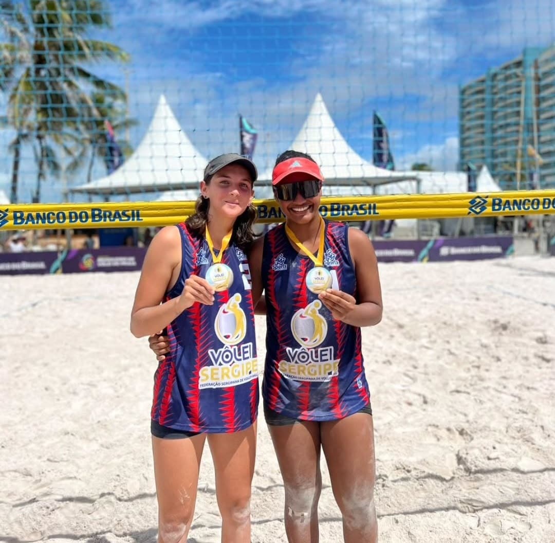 Atleta Joanna Santos, à direita.
