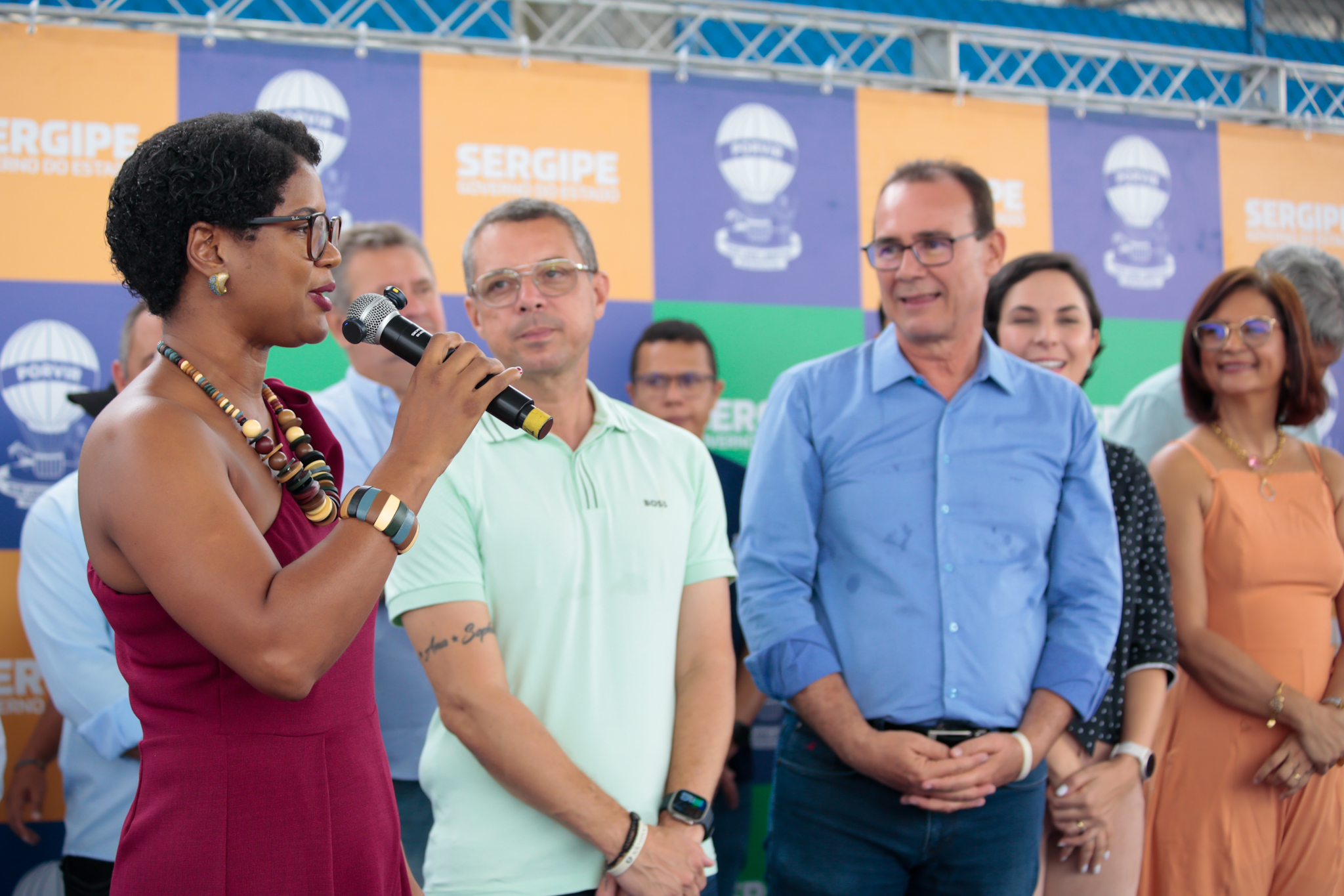 Diretora da Escola Estadual Zumbi dos Palmares, Emanuelle Feitosa. | Foto: Reinaldo Moura
