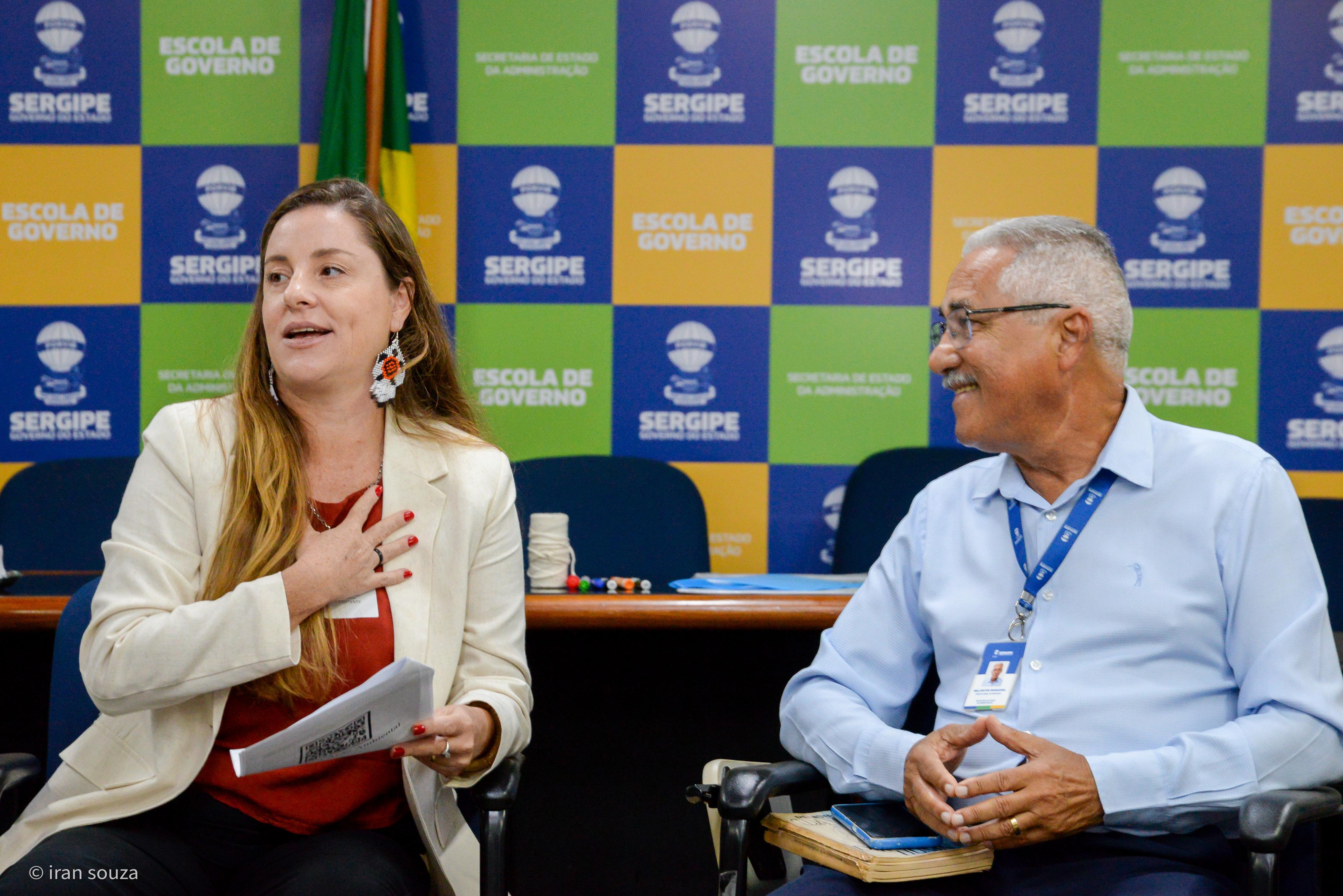 Gerente de Educação Ambiental e de Relações Sociais da Semac, Isabelle Blengini, e diretor da Escola de Governo, Wellington Mangueira / Fotos: Iran Souza