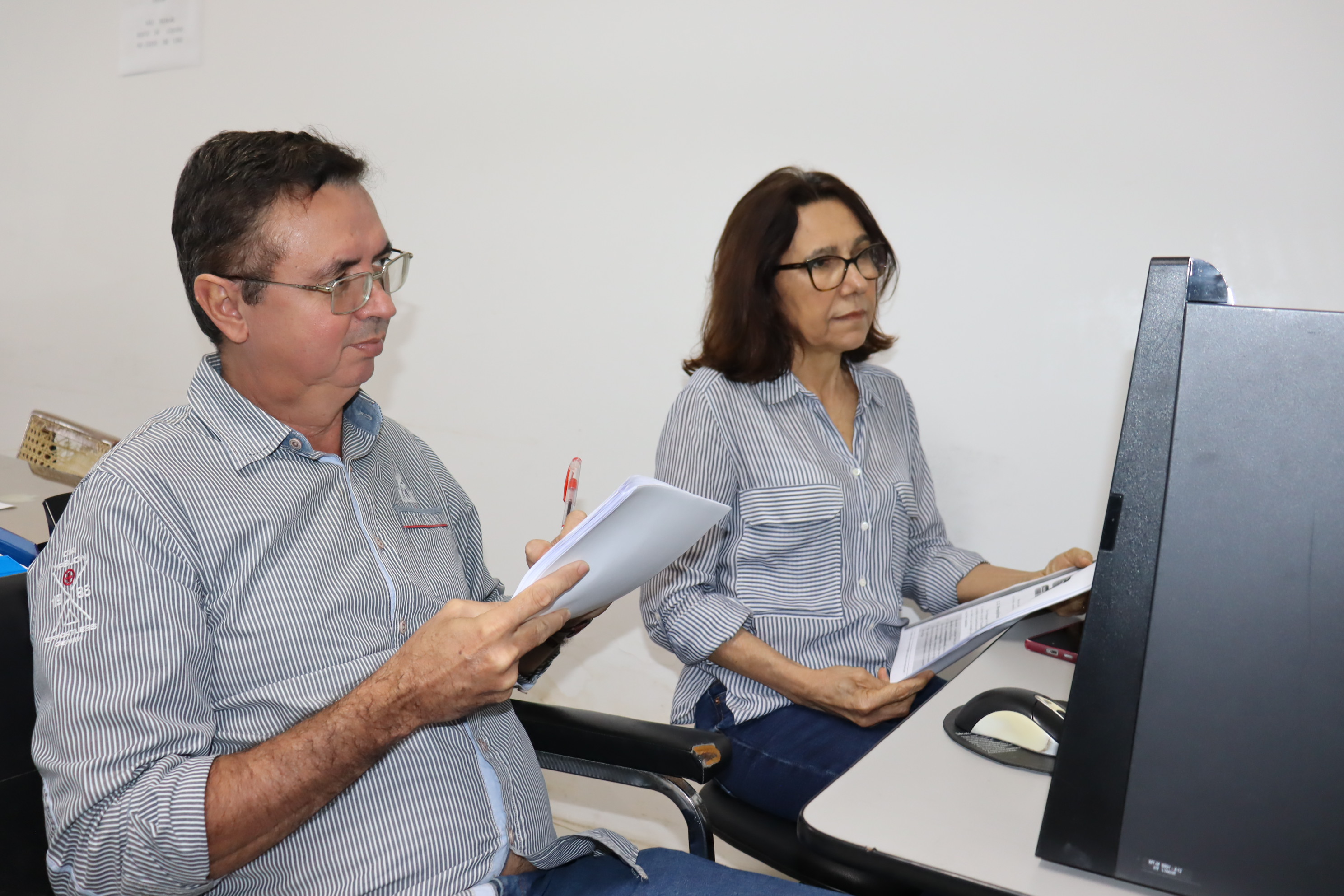 Técnicos da Coderse, Maria Terezinha Albuquerque e Carlos Valério Lafaiete fazem curso online da Enagro // Foto: Fernando Augusto (Ascom Coderse)