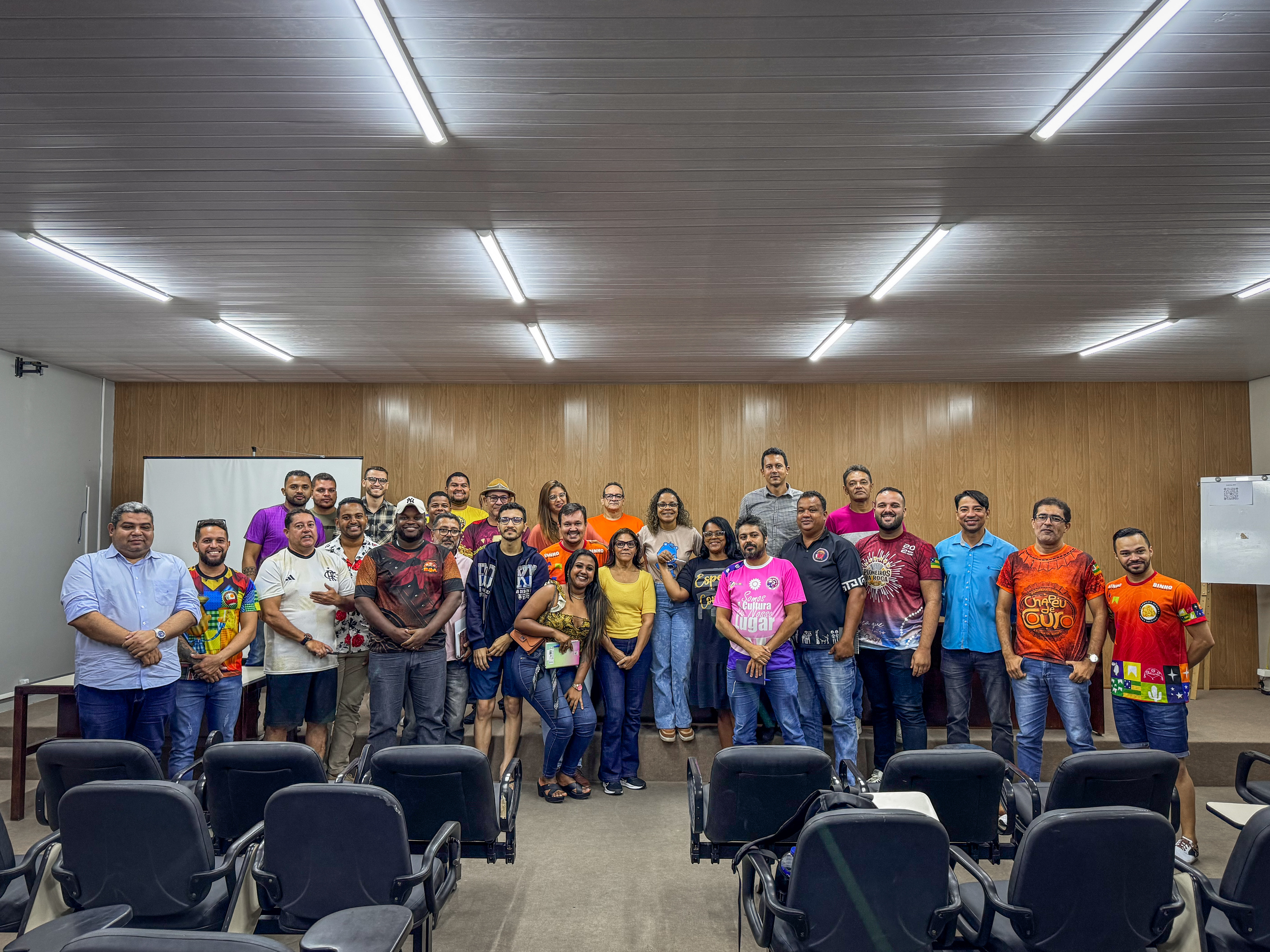 Sorteio aconteceu de forma transparente e com presença de representantes de grupos que irão participar de competições / Foto: Marco Ferro/Funcap