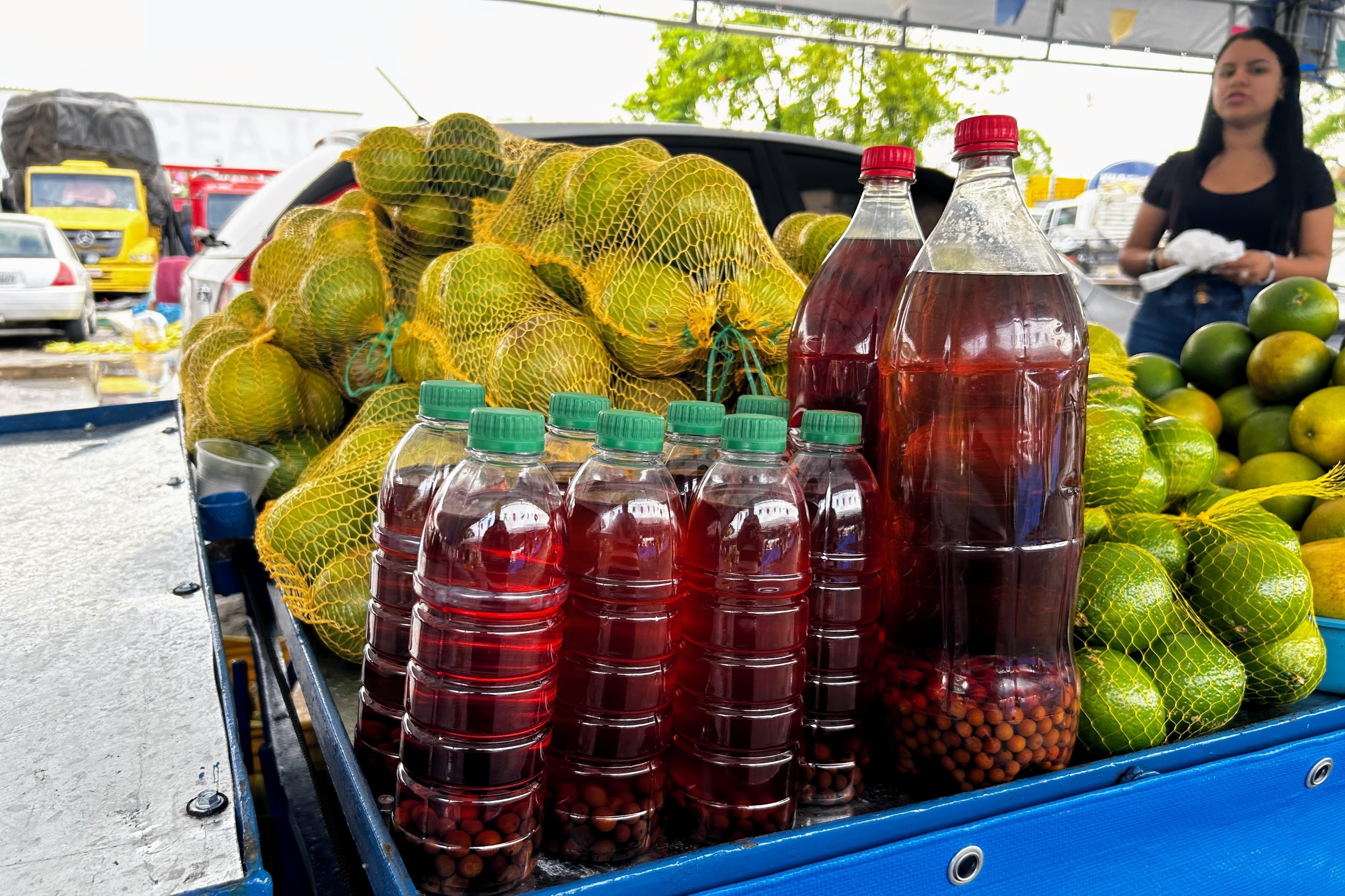 Também há a comercialização de temperos e bebidas tradicionais na Feira Junina da Ceasa / Foto: Fernando Augusto