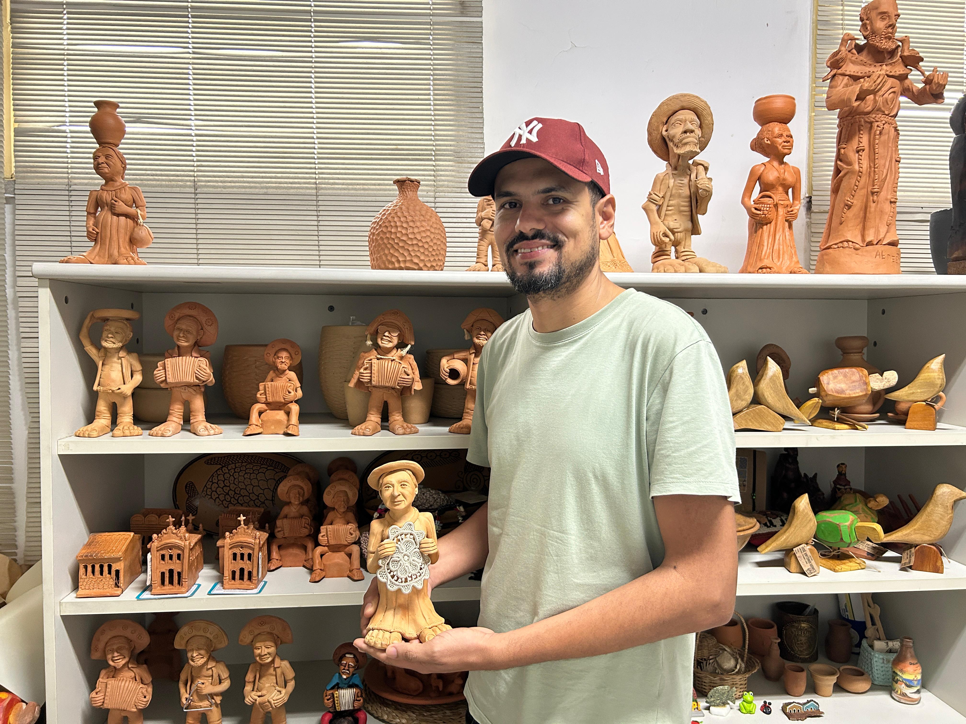 Artesão ceramista José Douglas / Foto: Ascom/Seteem