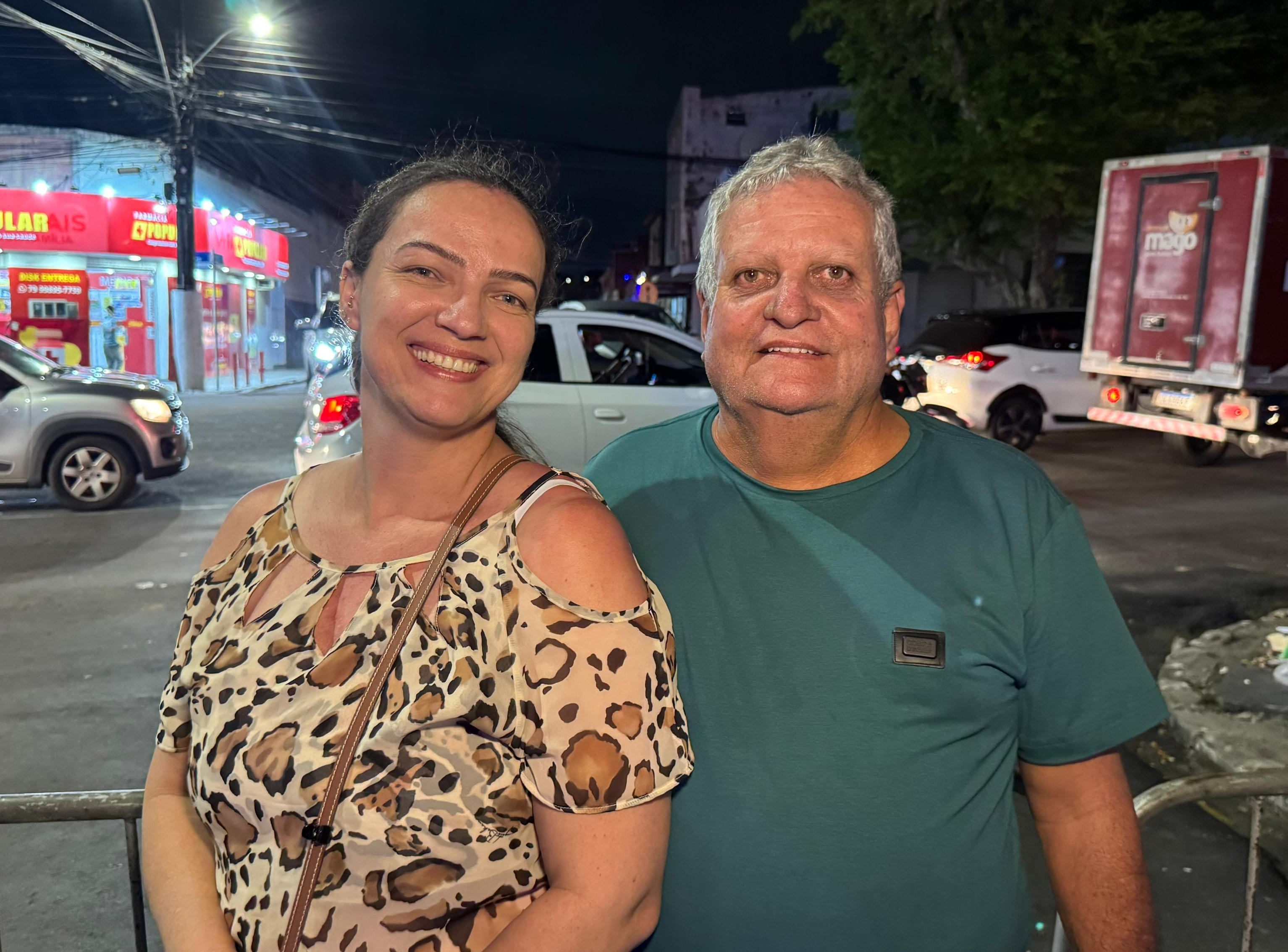 O casal Valdir e Márcia Gonçalves, de Contagem/MG, encantou-se com o passeio / Foto: Vander Alves/Setur