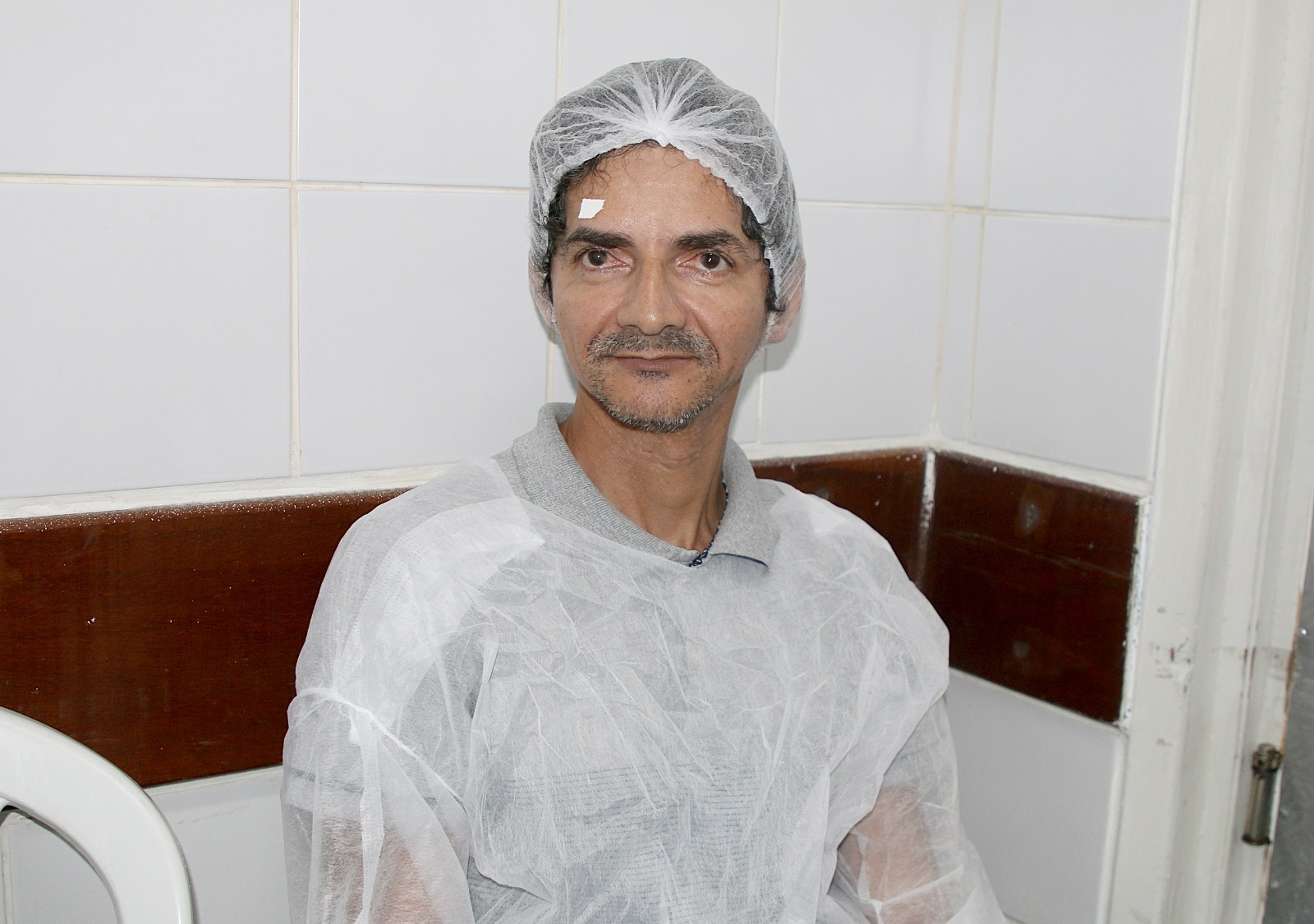 O escador Demário Rodrigues, de Amparo do São Francisco, fez a cirurgia e elogiou a iniciativa / Foto: Valter Sobrinho/SES