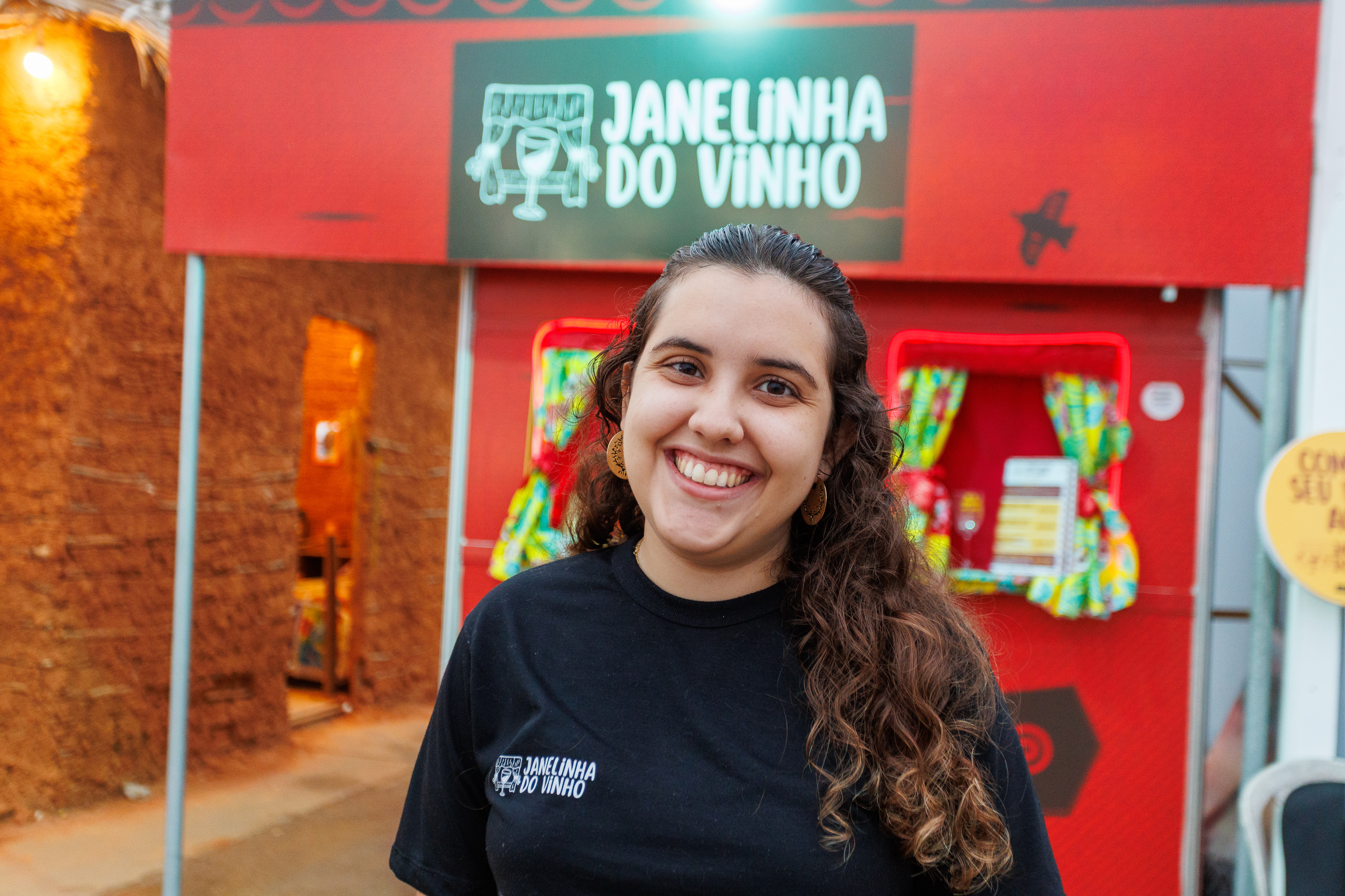 Empreendedora da “Janelinha do Vinho” Giulia Oliveira Pardo