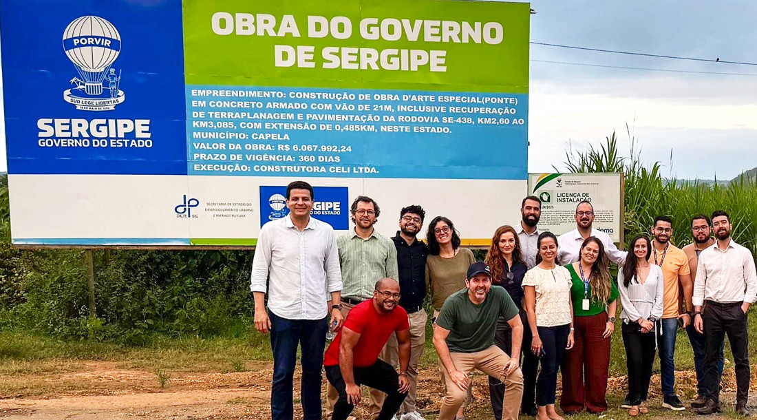 Pautas da reunião incluíram desde a estratégia e o plano de aquisições até a análise dos processos de licitação / Fotos: Ascom/DER/SE