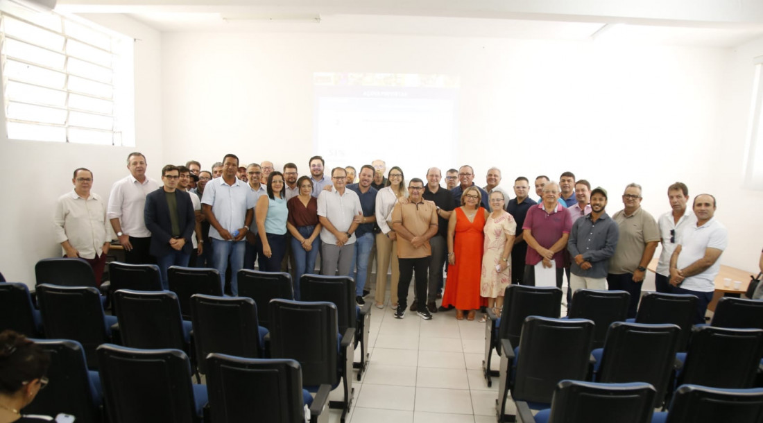 Representantes dos 30 municípios contemplados puderam conhecer a iniciativa e se inteirar sobre providências tomadas / Foto: Vieira Neto