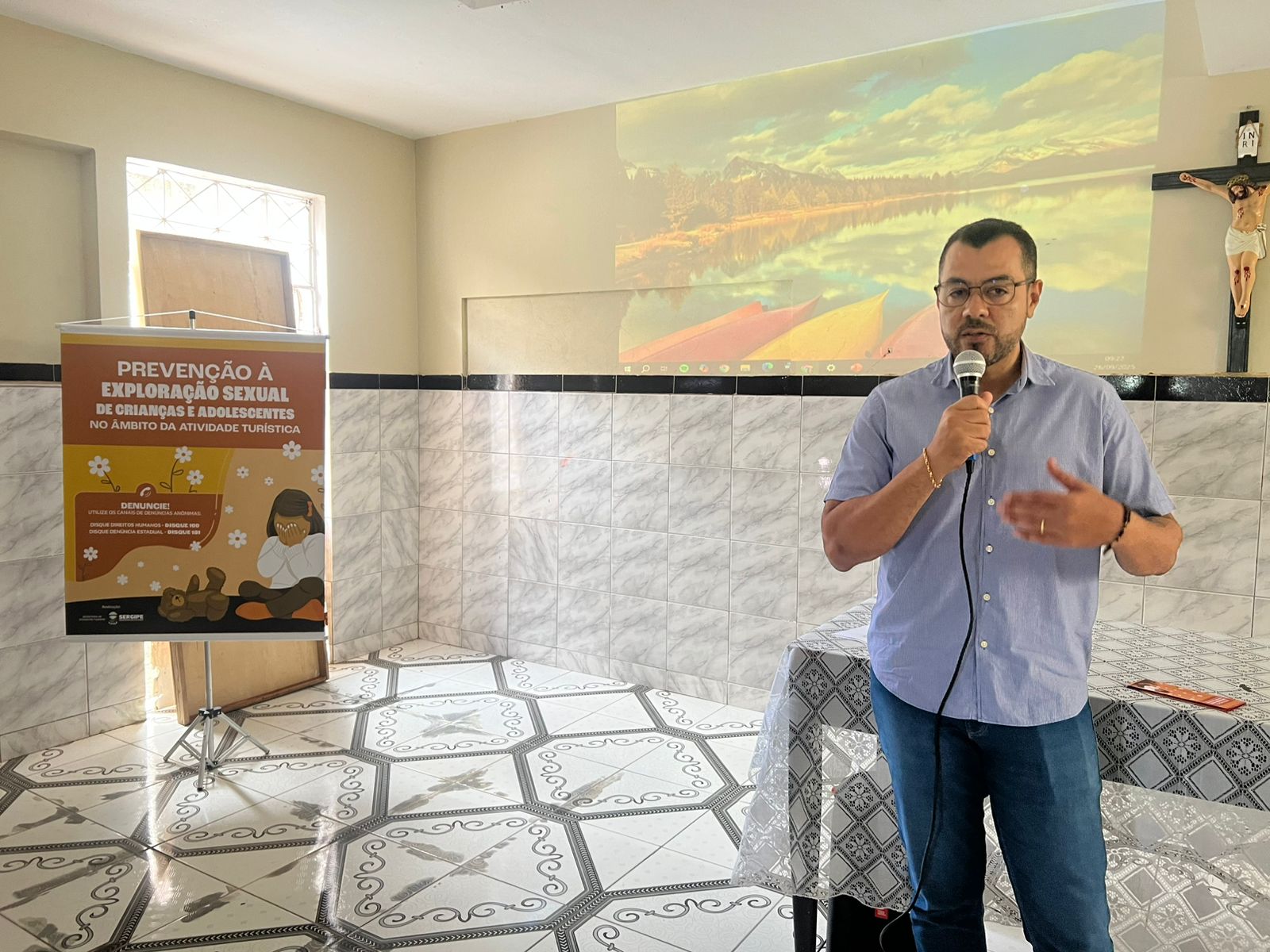 O prefeito de Riachuelo, Peterson Dantas Araújo, deu as boas-vindas aos presentes no seminário / Foto: Autimira Menezes/Setur