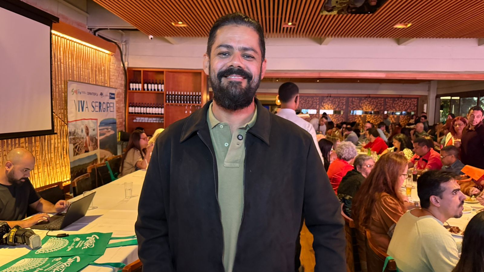 Agente de viagens da Doce Orlando Turismo (Rio de Janeiro-RJ), Rodrigo Brum: 