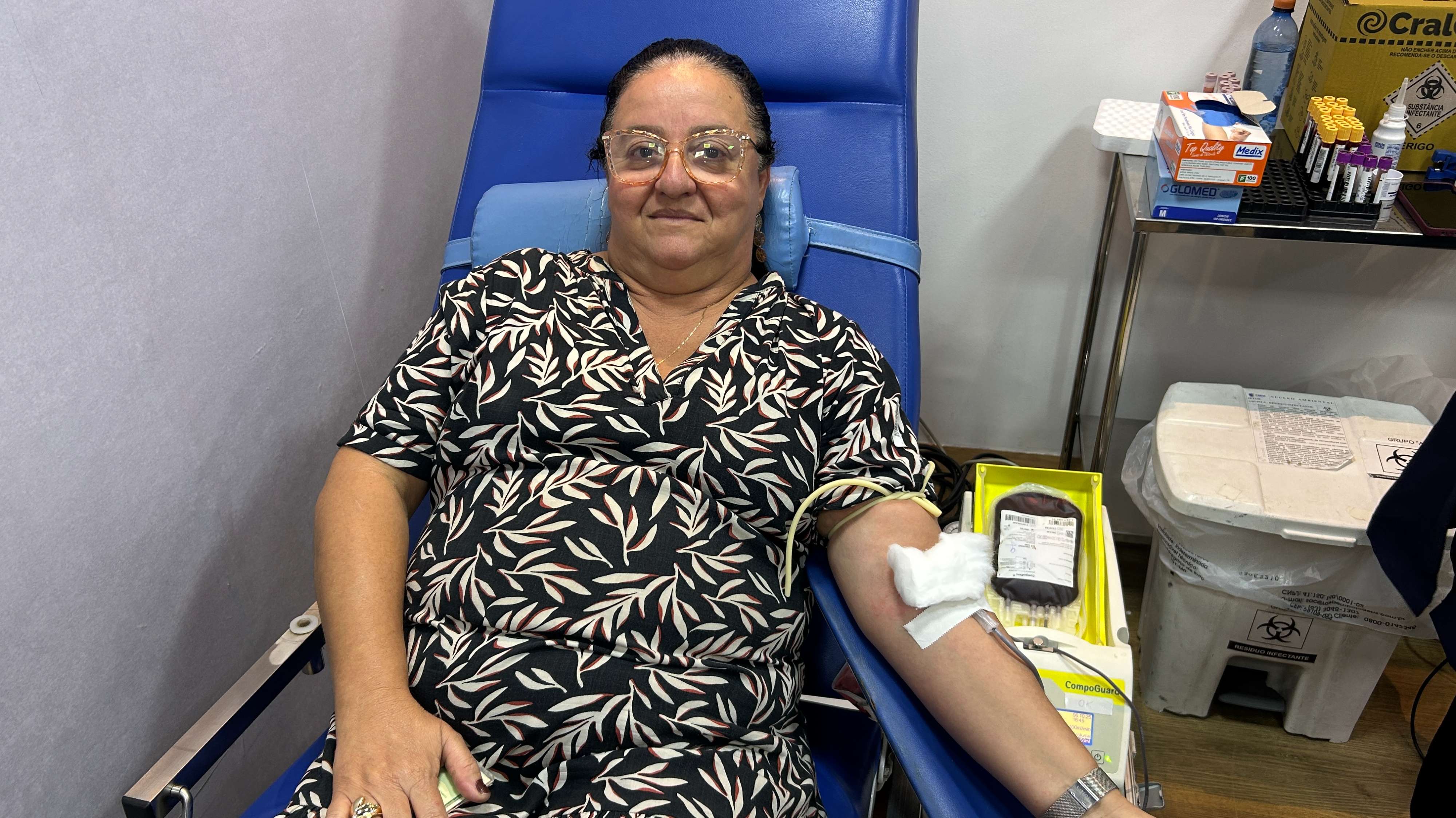 Neide Souza aproveitou o novo espaço para fazer uma nova doação de sangue